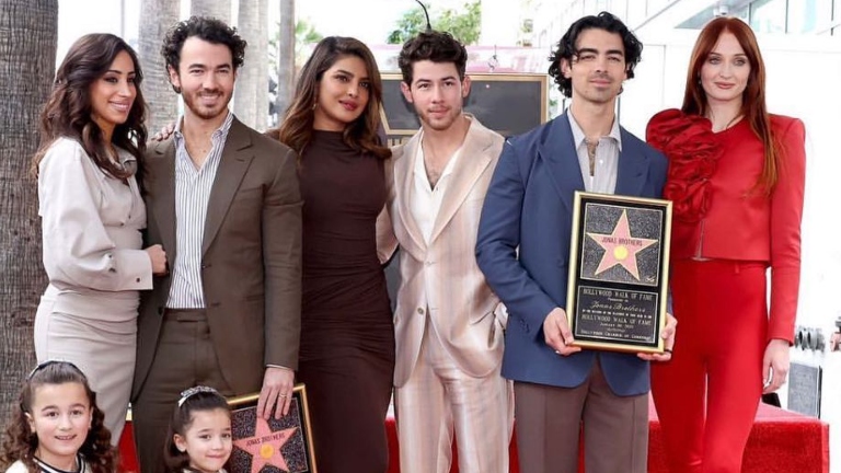 jonas brothers, jonas brothers wives, sophie turner, priyanka chopra, priyanka chopra jonas, joe jonas, nick jonas, sophie turner jonas brothers wives,