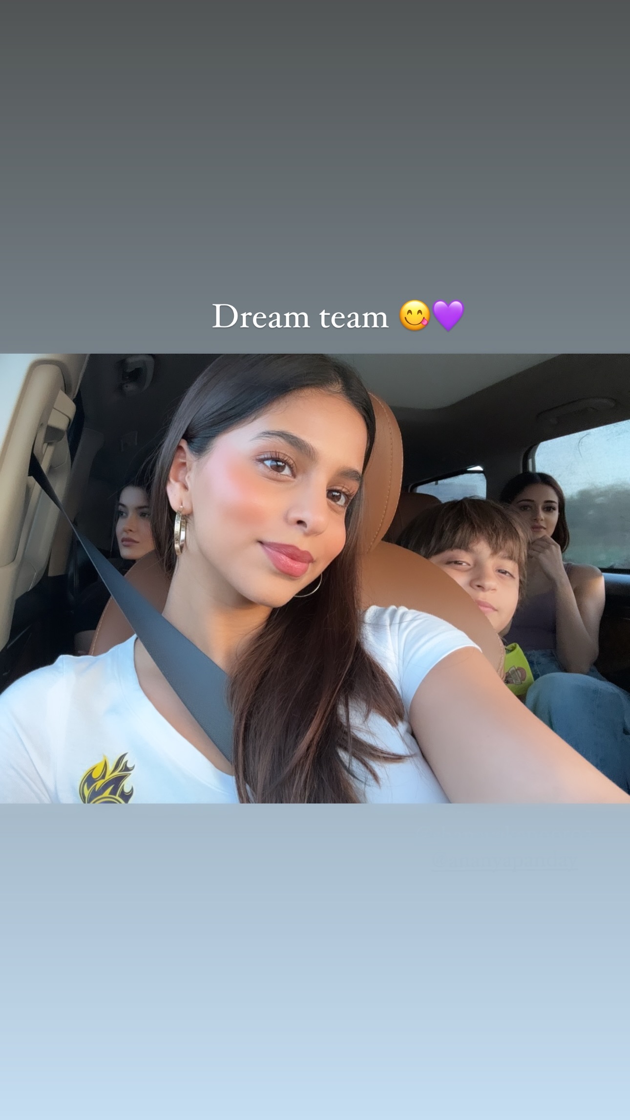 Suhana Khan shares selfie with Ananya Panday, Shanaya Khan and AbRam