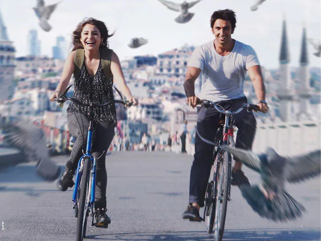 Anushka Sharma and Ranveer Singh in Dil Dhadakne Do