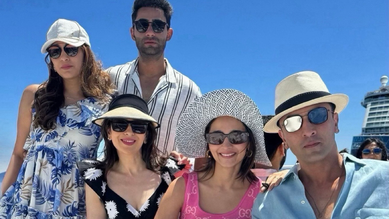 ranbir kapoor, alia bhatt, karisma kapoor