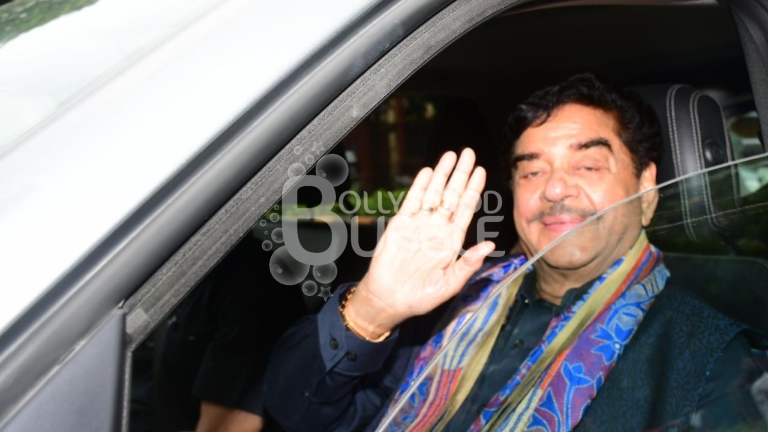 Shatrughan Sinha at Sonakshi's Bandra house