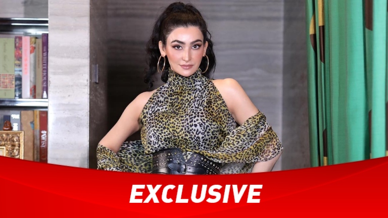 shalini passi, clone,