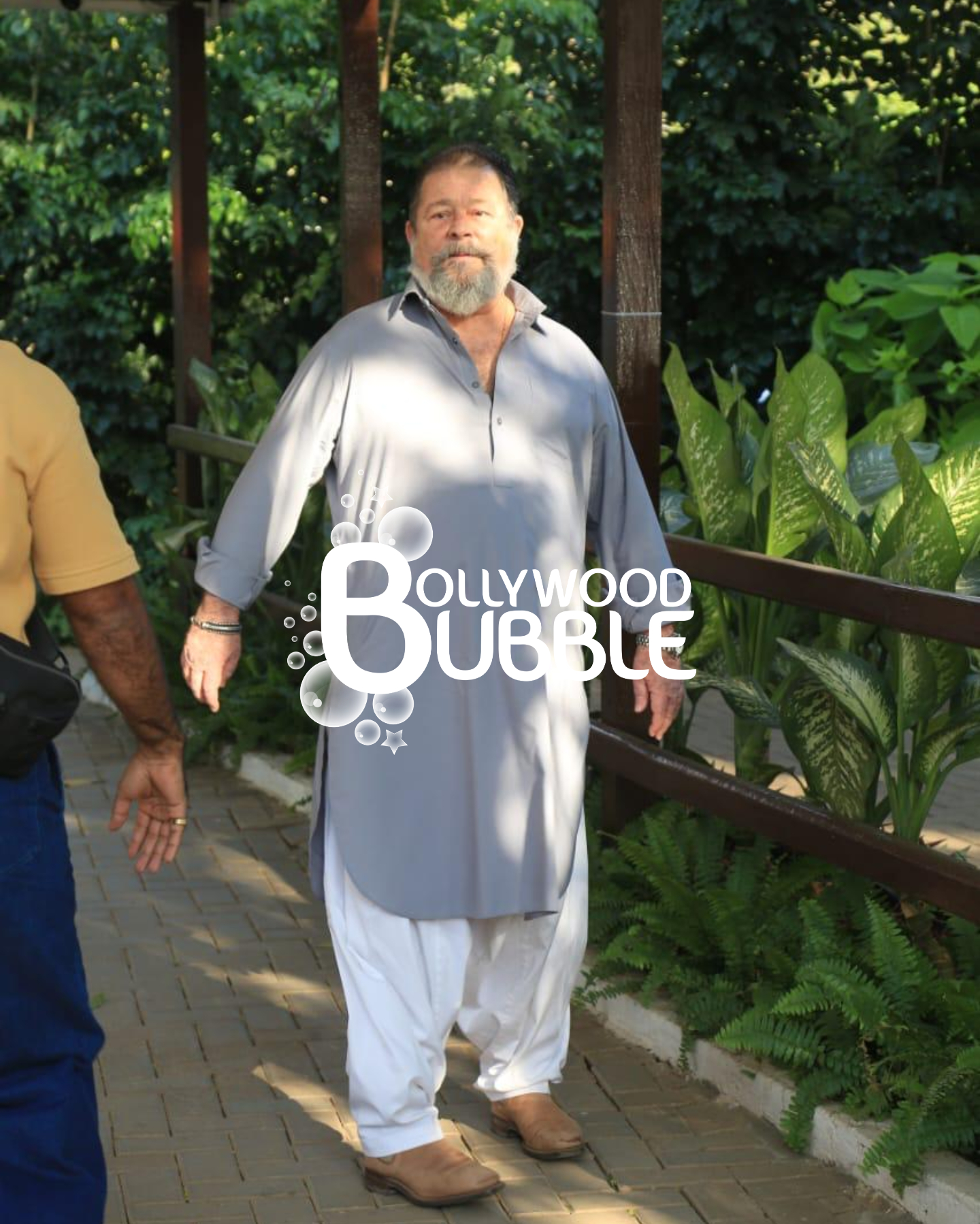 Shekhar Kapur at Randhir Kapoor's birthday celebrations