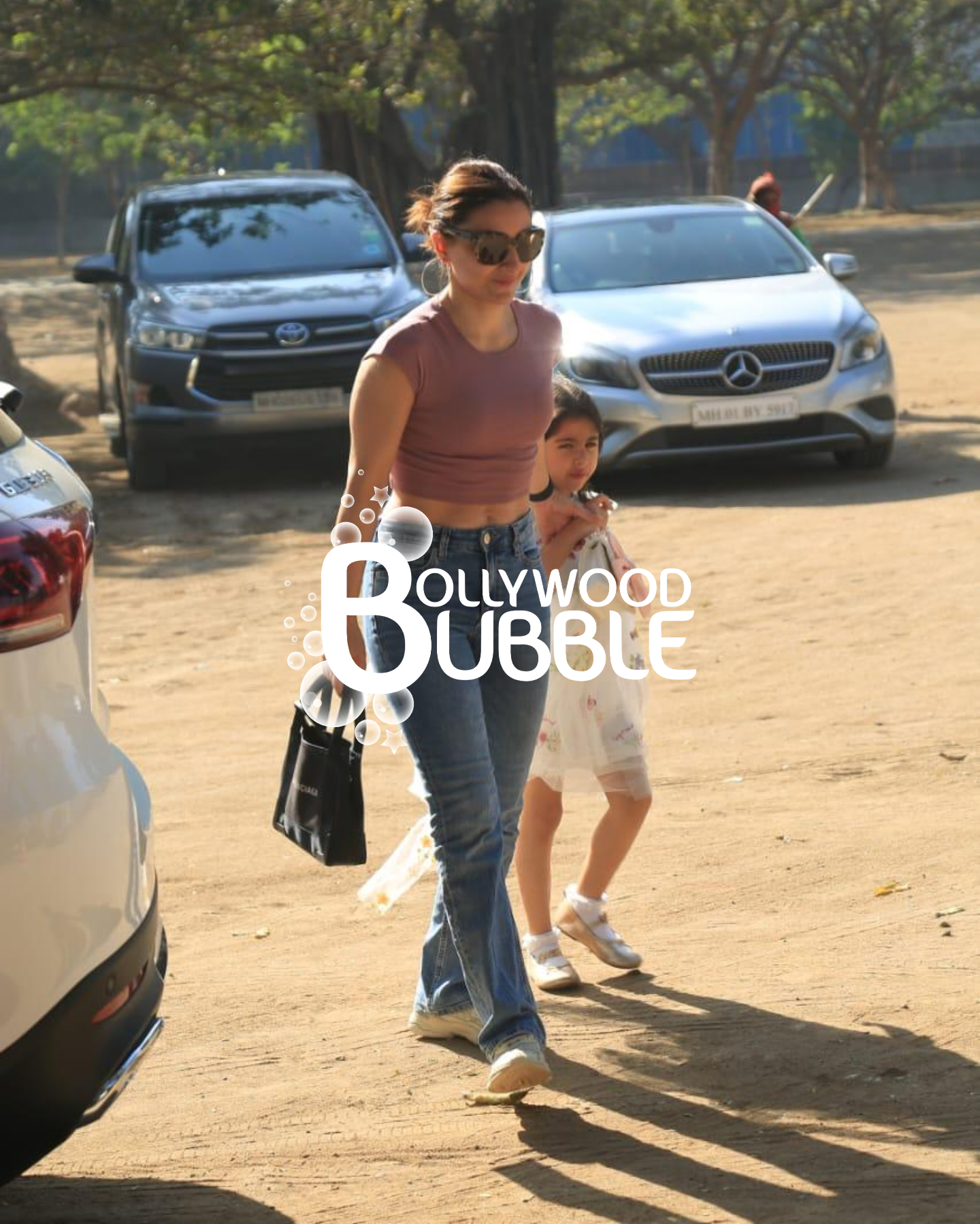 Soha Ali Khan with daughter Inaaya at Randhir Kapoor's birthday celebrations