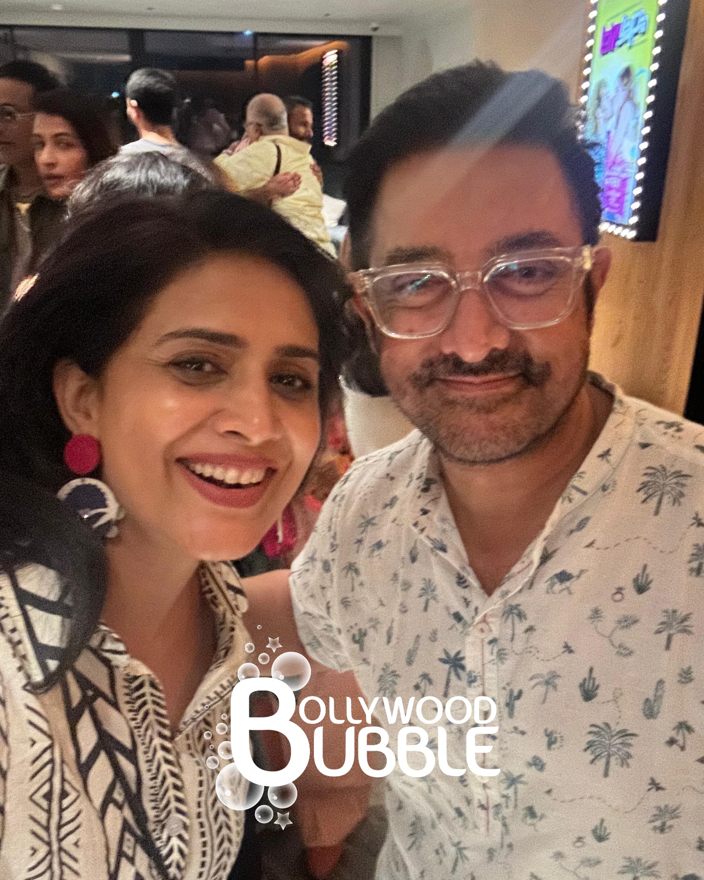 Sonali Kulkarni with Aamir Khan at Loveyapa screening