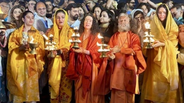 katrina kaif, rasha thadani, raveena tandon, maha kumbh,