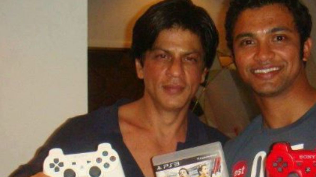 Shah Rukh Khan – Playing Video Games