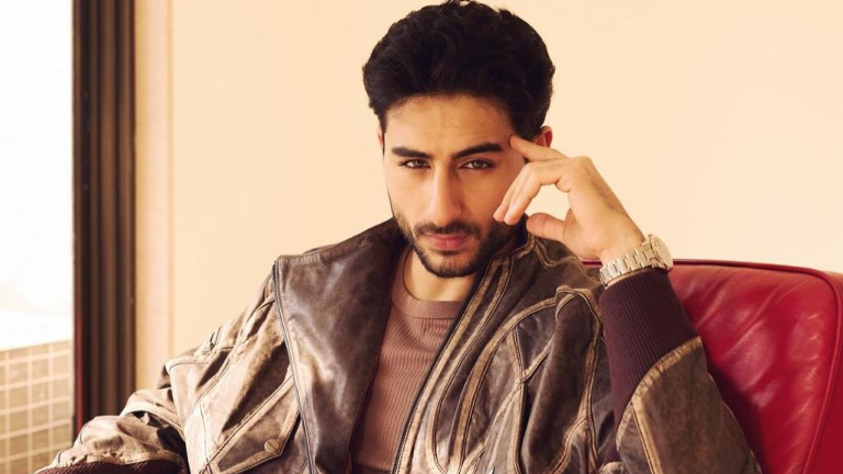 ibrahim ali khan, reacts to film critic,