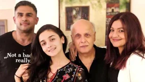 Alia Bhatt with Pooja Bhatt and Rahul Bhatt