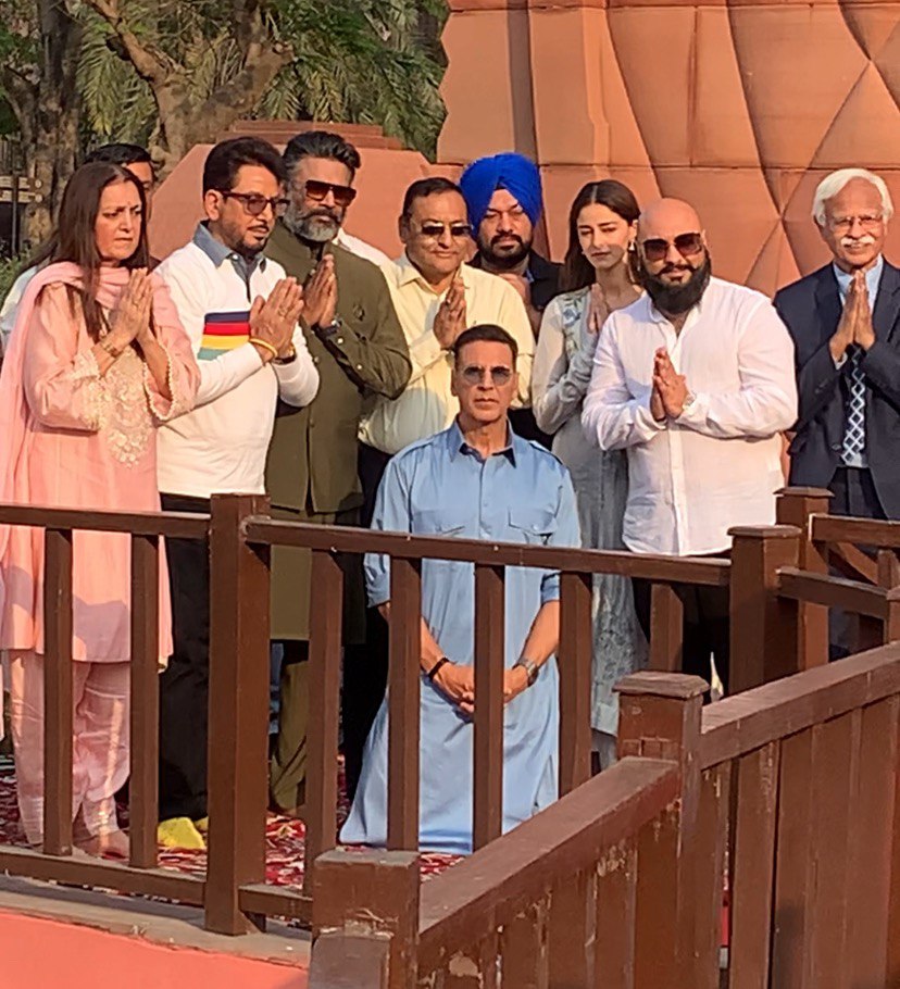 Kesari Chapter 2 Team Remembers Jallianwala Bagh Victims