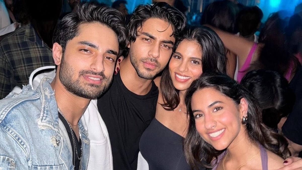 Suhana & Aryan Khan’s Fun Night Out Pictures With Cousins
