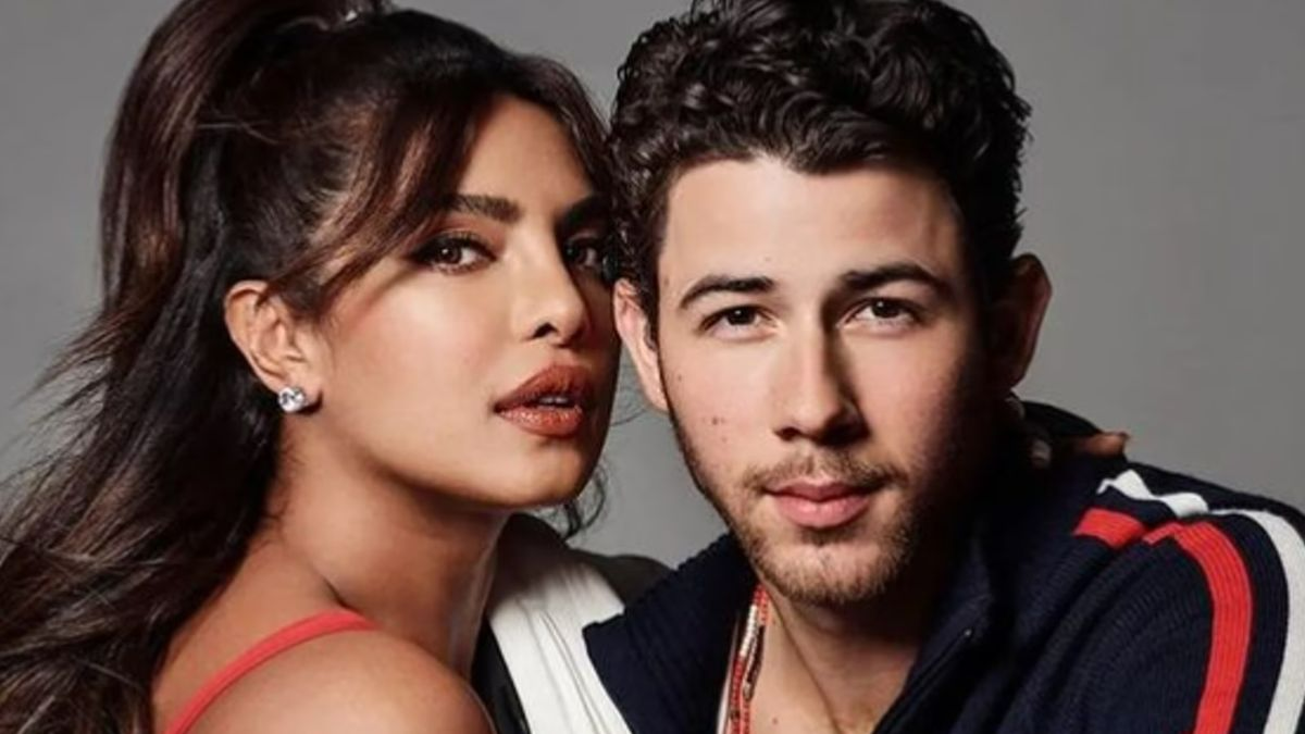 Priyanka Chopra Posts Adorable Photo With Nick Jonas From Romantic Boat Ride