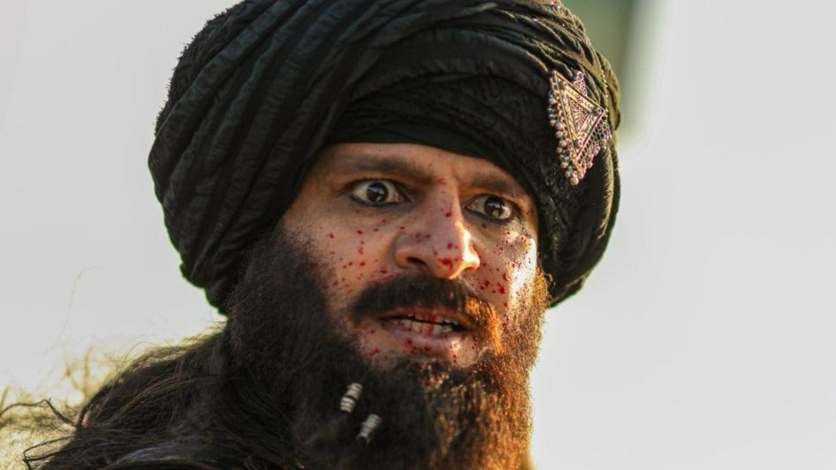 Vivek Oberoi Brings Ruthless Charm to Zafar Khan in Kesari Veer