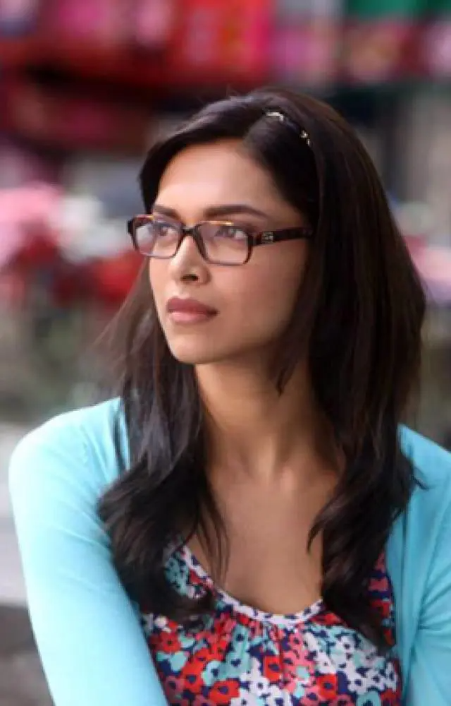 naina in nerdy chic