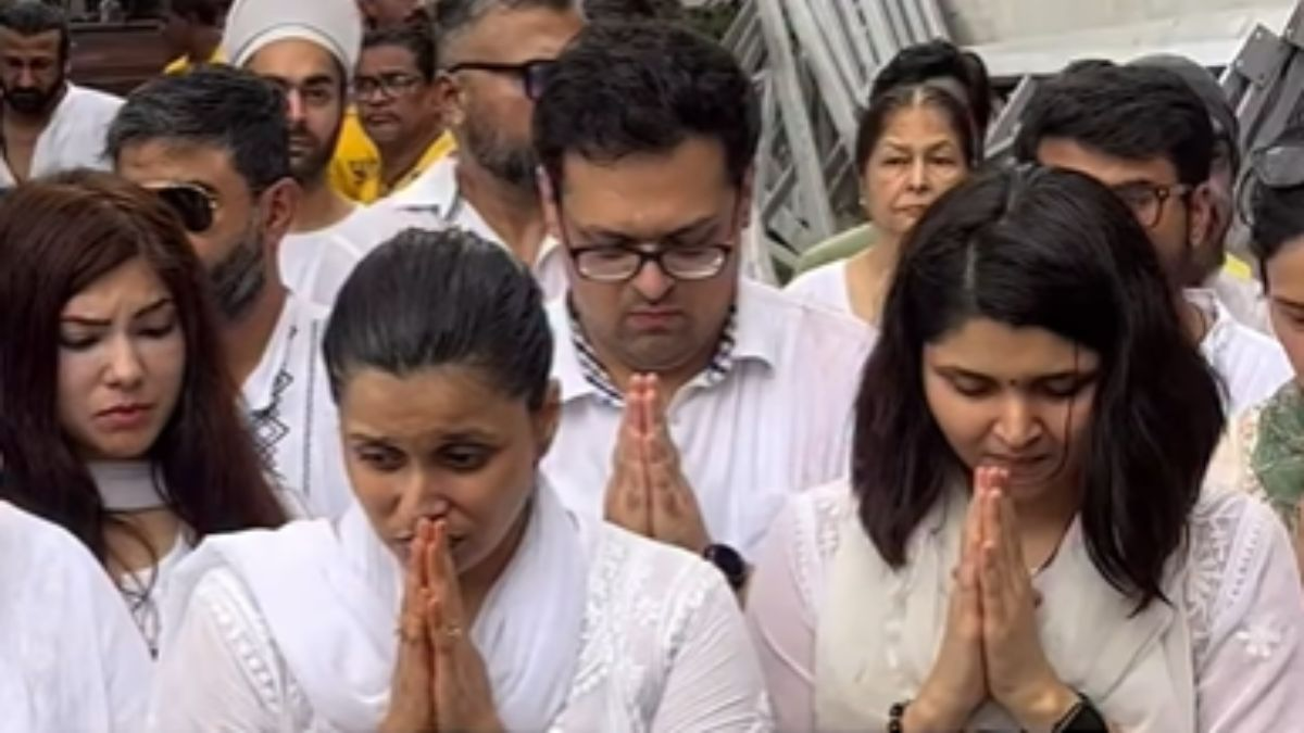 Mannara Chopra And Sister Mitali Handa