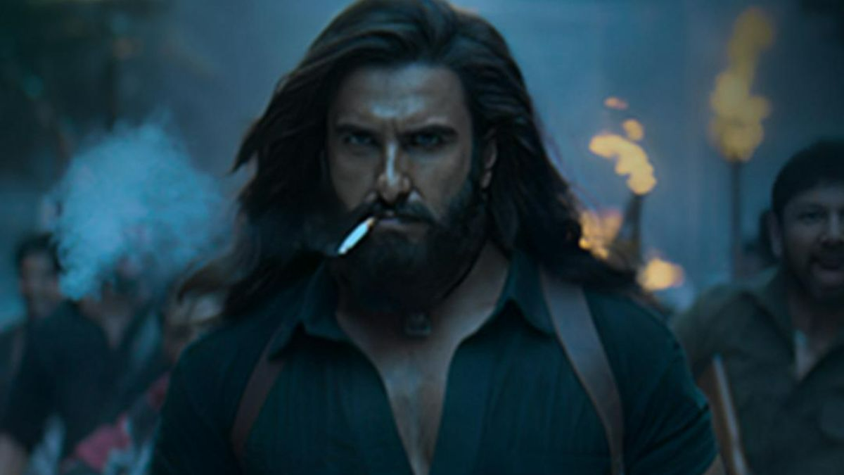 Ranveer’s appearance in Dhurandhar is raw and unpredictable