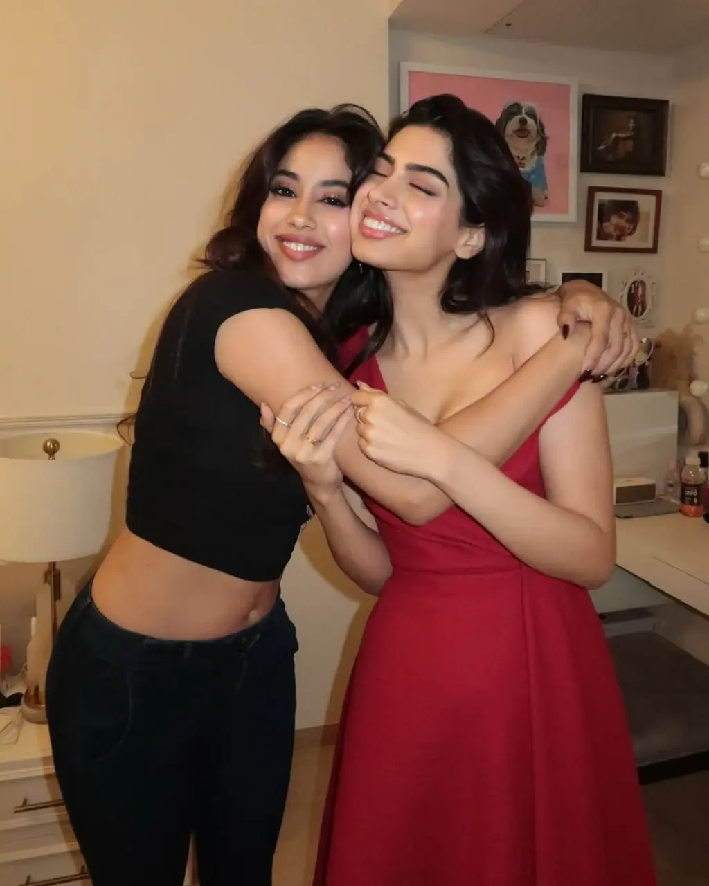 Janhvi Kapoor & Khushi Kapoor
