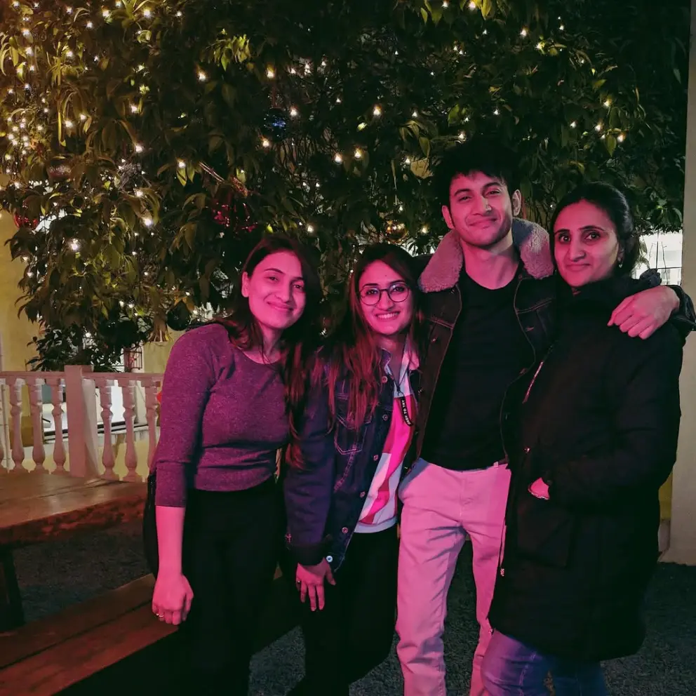 Rohit Saraf & Swati Saraf, Megha Saraf and Shalu Saraf