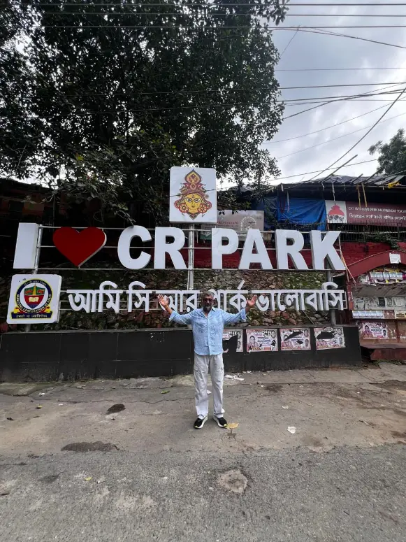 Vivek Agnihotri Visits Kali Mata Temple In Delhi's Chittaranjan Park