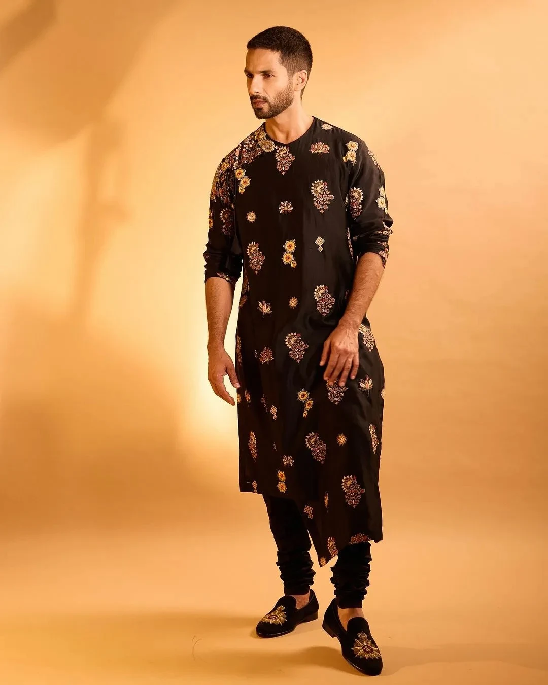 Shahid Kapoor in Black