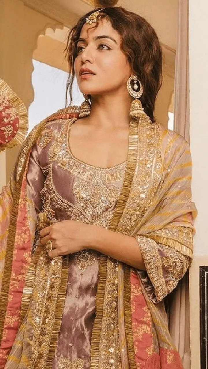 Wamiqa Gabbi – Jhumkas