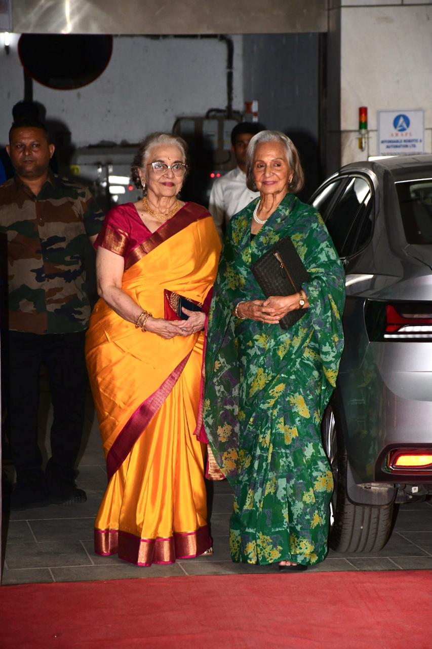 Asha Parsik and Waheeda Rehman at Helen birthday party