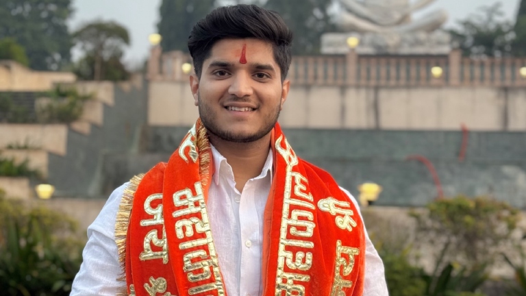 Bigg Boss 19 Fame Mridul Tiwari Visits Mahakal Temple After Show