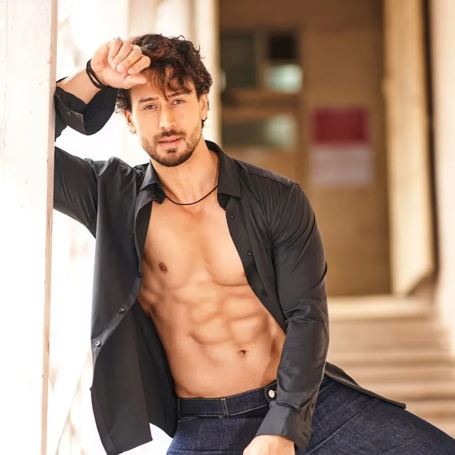 Tiger Shroff Serving Major Thirst-Trap Goals