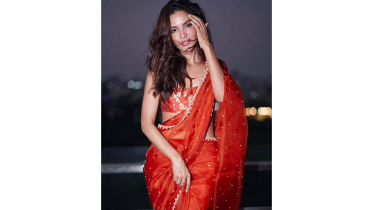 Vartika Singh In saree