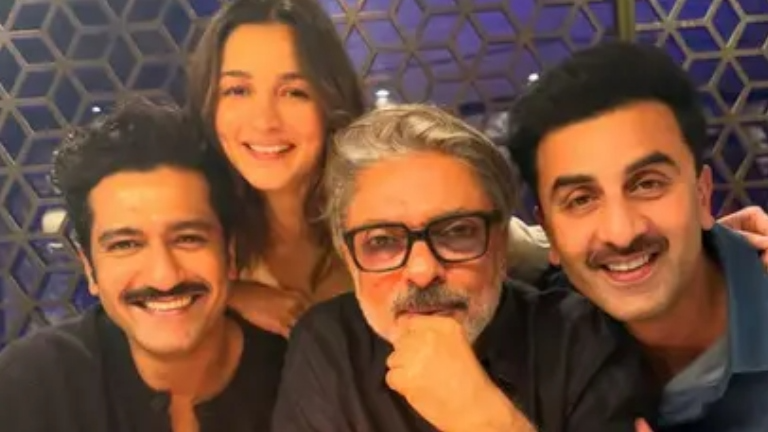 FIRST Glimpse Of Ranbir Kapoor Alia Bhatt Vicky Kaushal Love And War