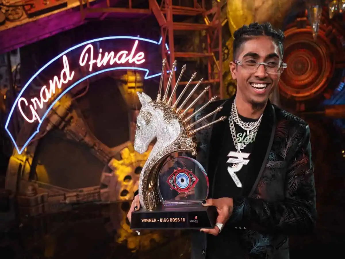 MC Stan With His Bigg Boss 16 Trophy