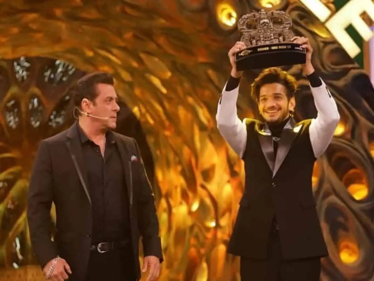 Munawar Faruqui With His Bigg Boss 17 Trophy