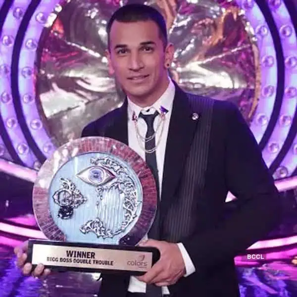 Prince Narula With His Bigg Boss 9 Trophy