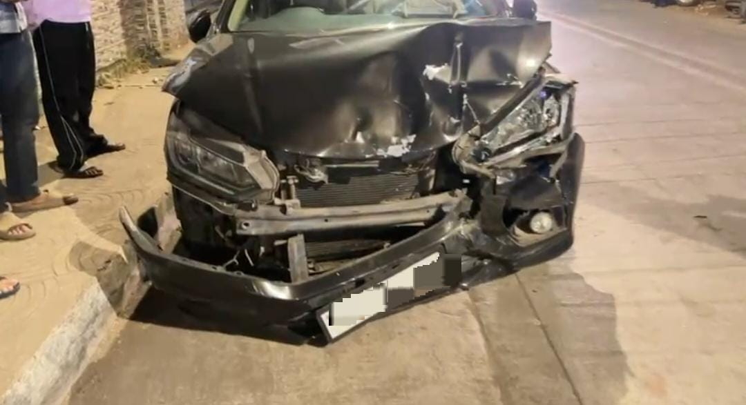 Zeeshan Khan Meets With Accident In Mumbai (5)