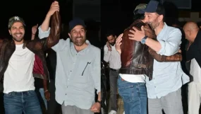 Varun Dhawan Touches Sunny Deol's Feet At Border 2 Screening