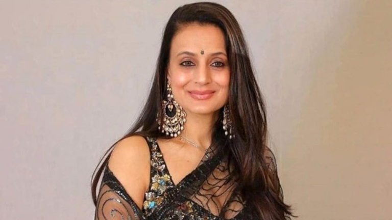 Ameesha Patel CLARIFIES Non-Bailable Warrant In Rs 4.5 Lakh Cheque Bounce Case