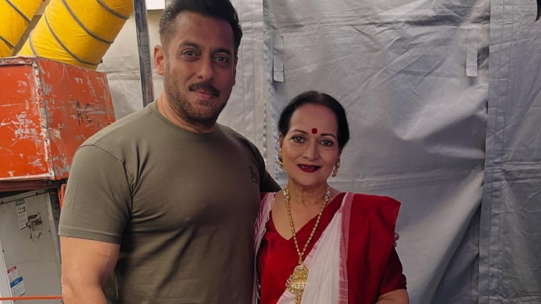 Salman Khan Reunites With Hum Aapke Hain Koun Co-Star Himani Shivpuri