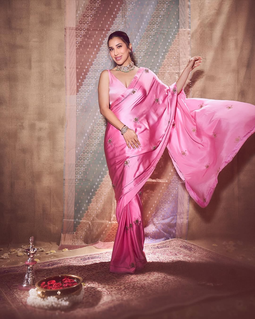 Sophie Choudry In A Pink Silk Saree