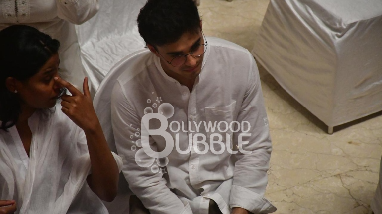 Abhay Verma pays his last respects