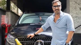 Ajay Devgn Mercedes V-Class