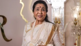 Asha Bhosale's Son Urges Media Not To Crowd Funeral In Shivaji Park