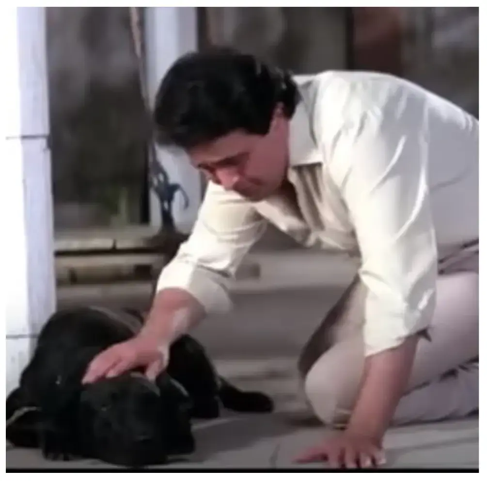 'Kishen' Rishi Kapoor With Moti In Bol Radha Bol