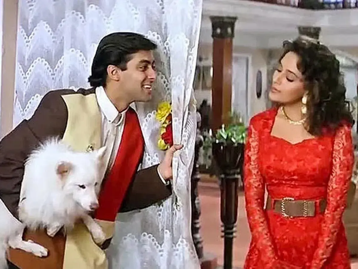 'Prem' Salman Khan & 'Nisha' Madhuri Dixit With Tuffy In Hum Aapke Hain Koun