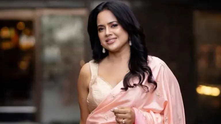 Sameera Reddy Recalls Splurging Rs 4 Lakh On Designer Bag To 'Fit In' With Bollywood Crowd