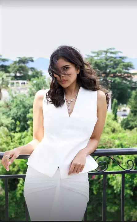 Kalyani stuns in white