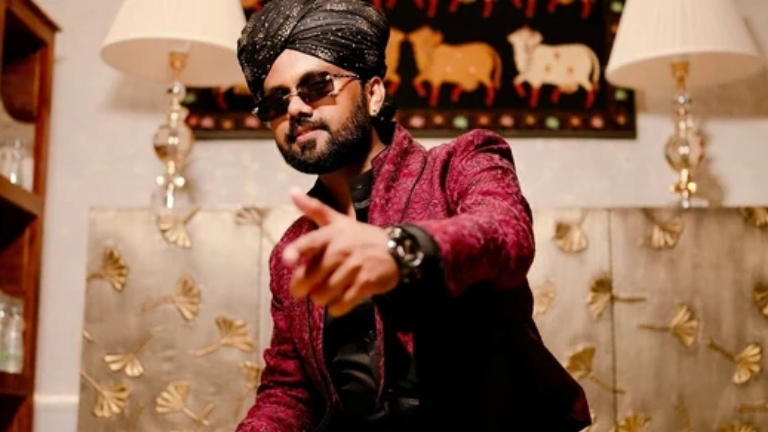 Swaroop Khan