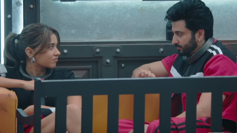 Dheeraj Dhoopar Lock Upp 2 Aakanksha Chaudhary